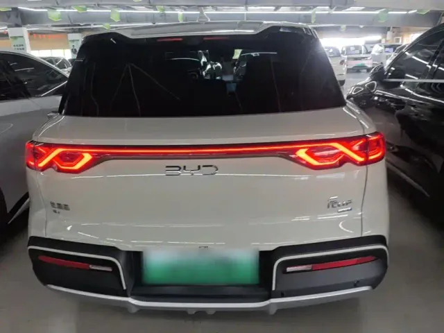 BYD Yuan UP — Фото автомобиля 5