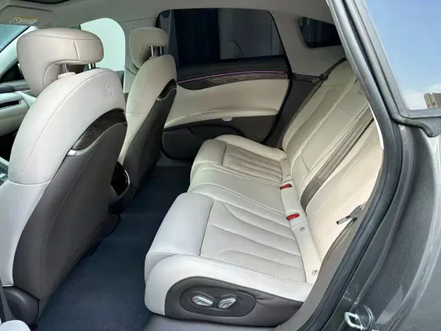 IM Motors L7 — Фото автомобиля 9