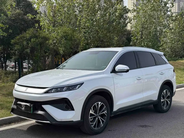 Фотография автомобиля — BYD Song Pro