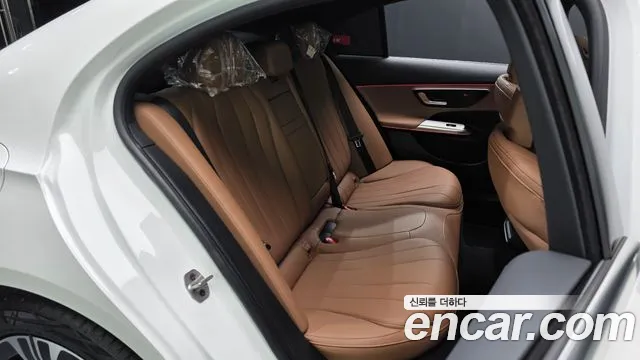 Mercedes-Benz E-Class — Фото автомобиля 8