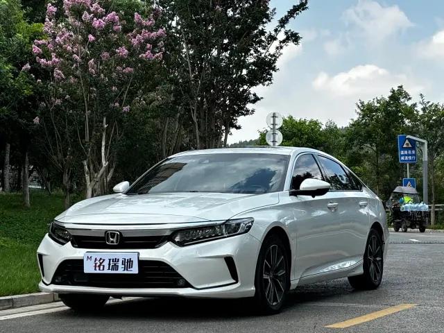Фотография автомобиля — Honda Inspire