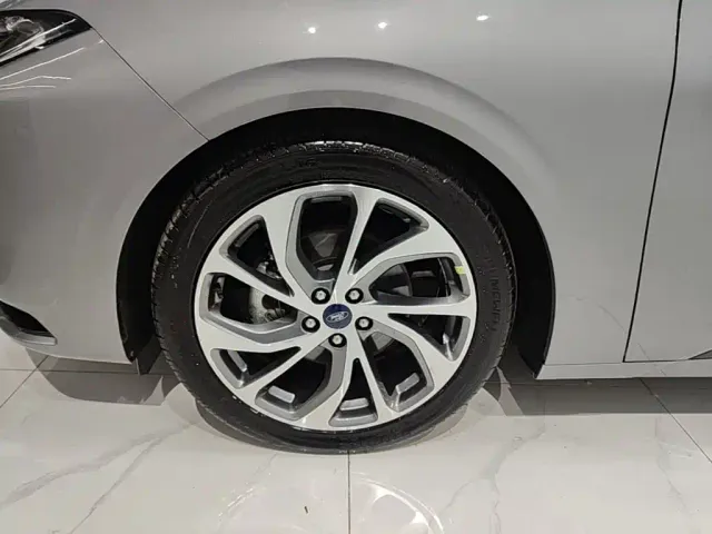 Ford Mondeo — Фото автомобиля 22