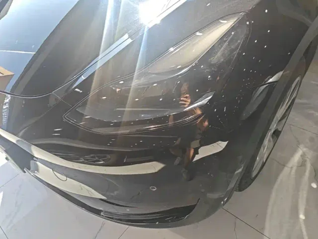 Tesla Model Y — Фото автомобиля 23