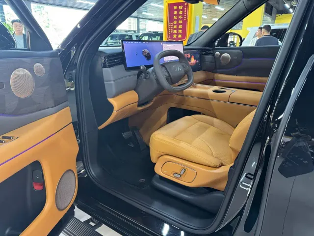 IM Motors LS8 — Фото автомобиля 11