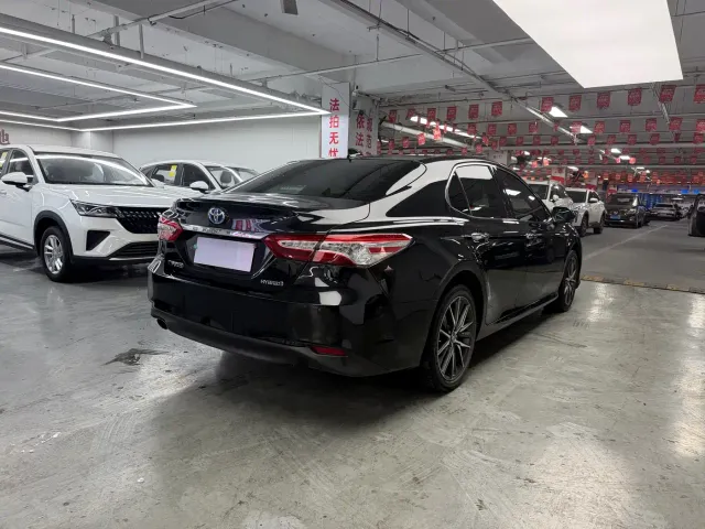 Toyota Camry — Фото автомобиля 11