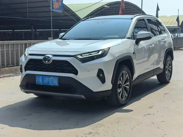 Фотография автомобиля — Toyota RAV4