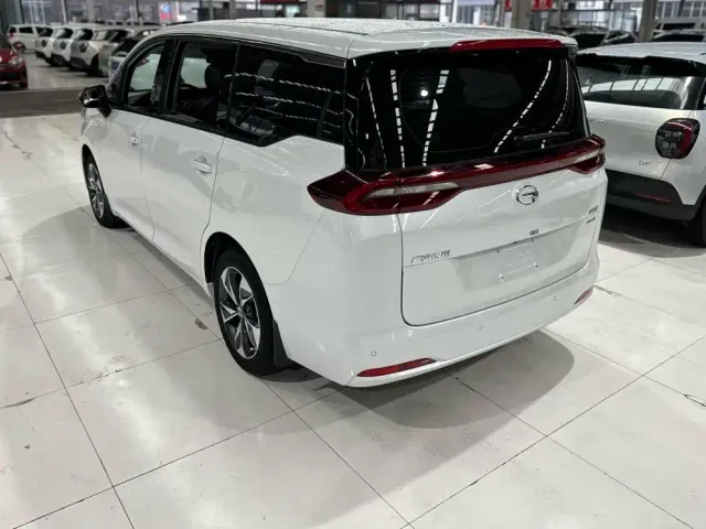 GAC Trumpchi M6 — Фото автомобиля 20