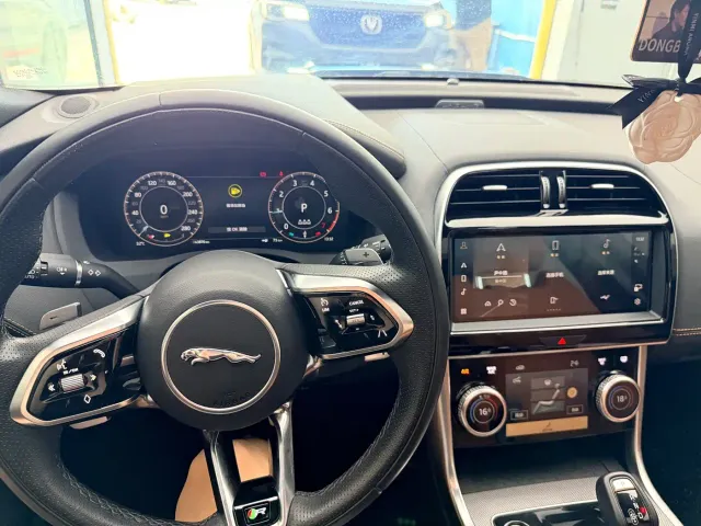 Jaguar XEL — Фото автомобиля 16