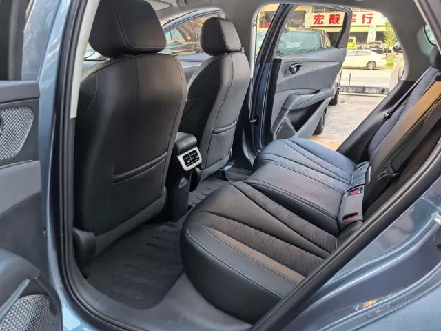BYD Seal 06 — Фото автомобиля 9