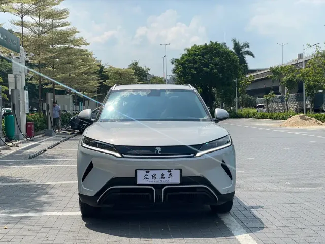 BYD Yuan UP — Фото автомобиля 2