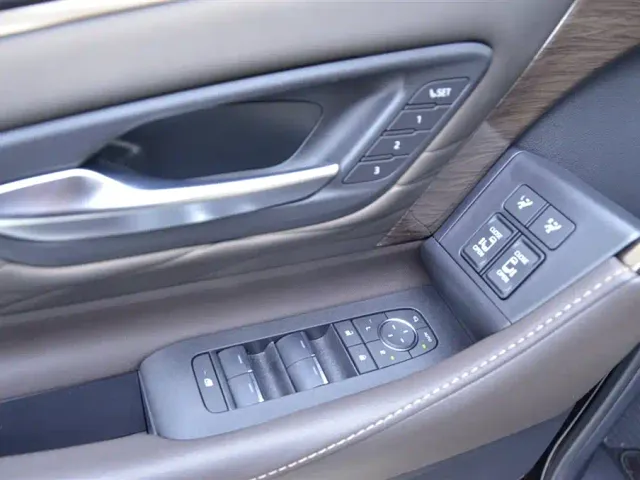 Toyota Vellfire — Фото автомобиля 7