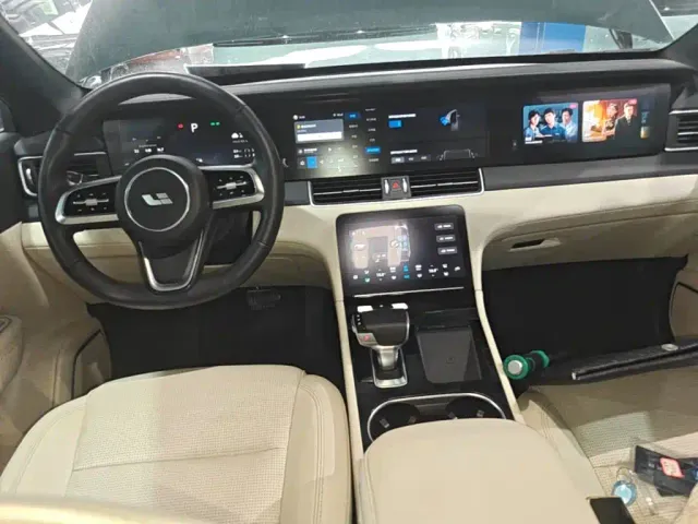 Li Auto ONE — Фото автомобиля 13