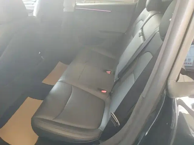 Tesla Model Y — Фото автомобиля 16