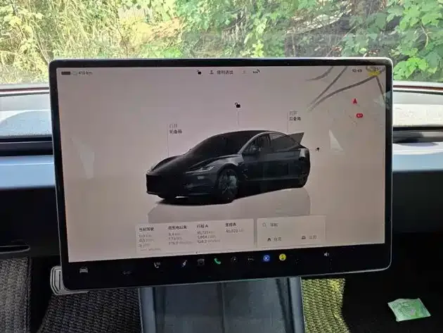 Tesla Model 3 — Фото автомобиля 6