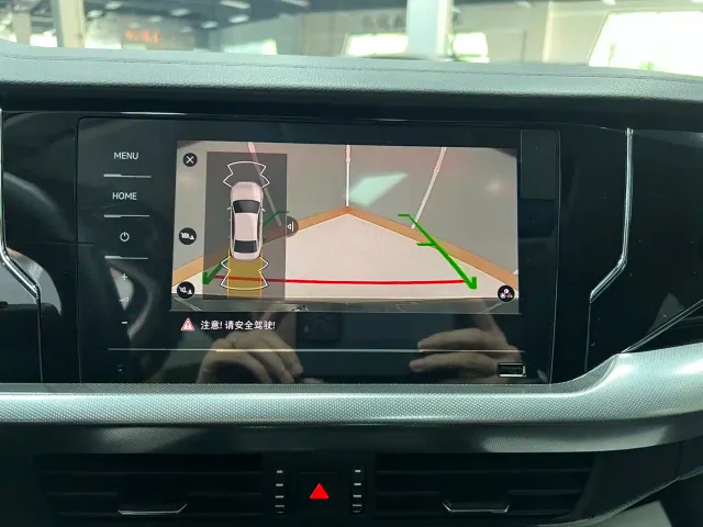 Volkswagen Passat — Фото автомобиля 12