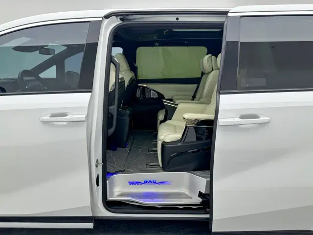GAC Trumpchi M8 — Фото автомобиля 18