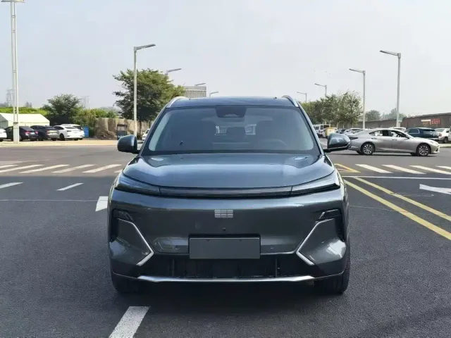 Geely Galaxy Starship 7 EM-i — Фото автомобиля 2
