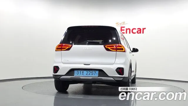 Kia Niro — Фото автомобиля 4