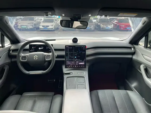 Nio ES8 — Фото автомобиля 9