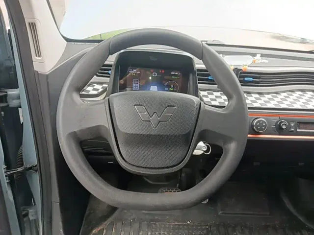 Wuling Hongguang Mini EV — Фото автомобиля 10