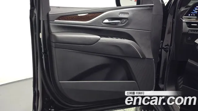 Cadillac Escalade — Фото автомобиля 13