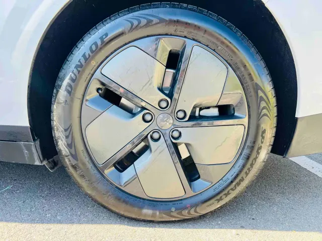 Li Auto i6 — Фото автомобиля 11
