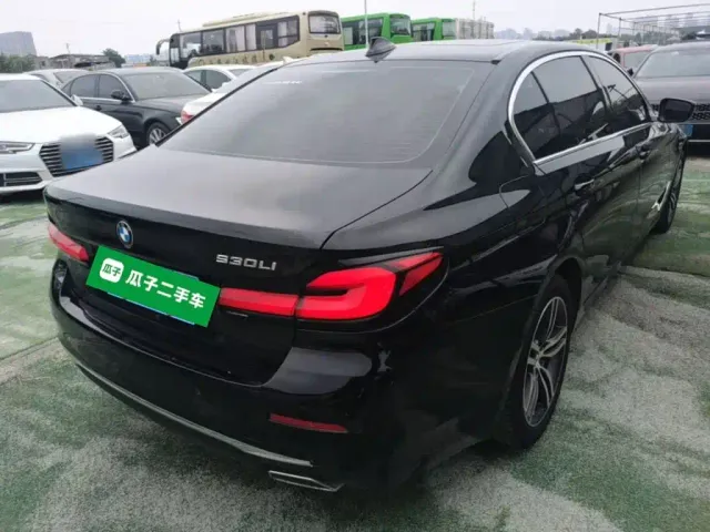BMW 5 Series — Фото автомобиля 6