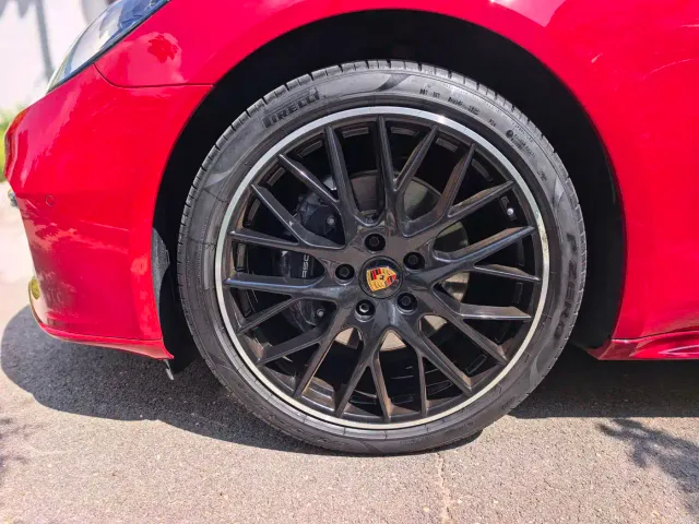 Porsche Panamera — Фото автомобиля 10