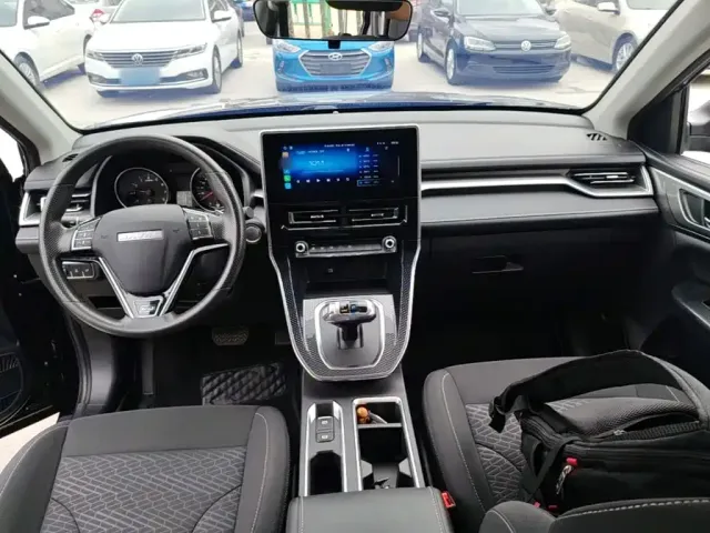 Haval M6 — Фото автомобиля 9