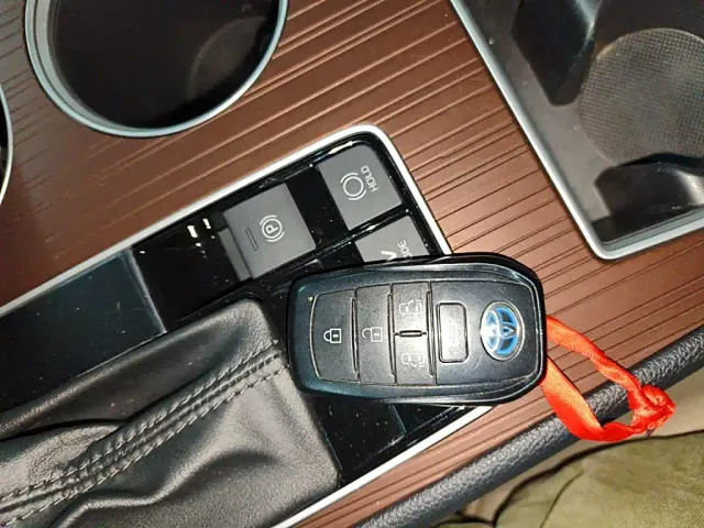 Toyota Granvia — Фото автомобиля 10