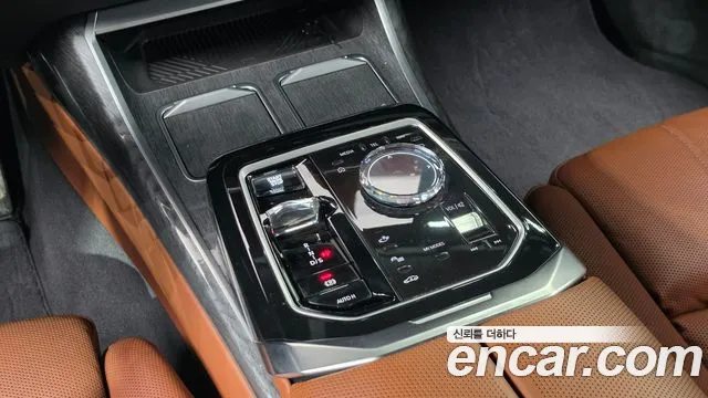 BMW 7 Series G70 — Фото автомобиля 9