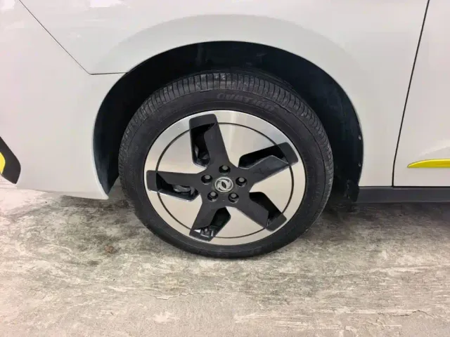 Dongfeng Fengshen E70 — Фото автомобиля 22