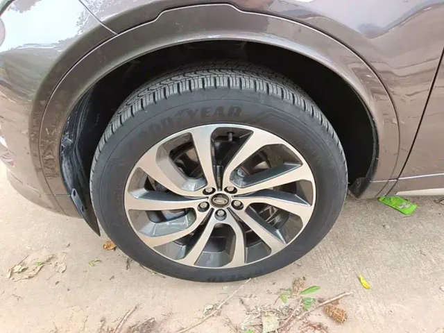 Land Rover Discovery Sport — Фото автомобиля 22
