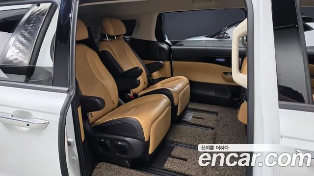 Kia Carnival Generation 4 — Фото автомобиля 18