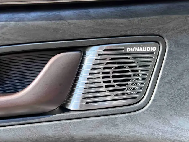 Denza Denza D9 2022 DM-i 1040 Premium — Фото автомобиля 7