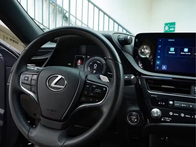 Lexus ES — Фото автомобиля 13