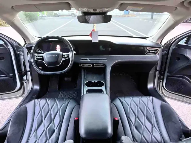 Roewe D7 — Фото автомобиля 9