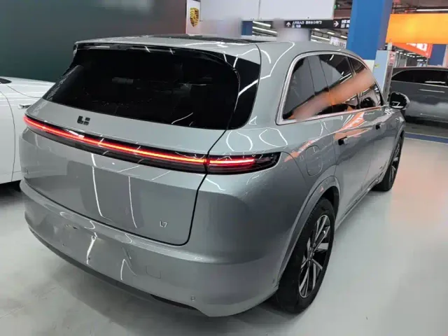 Li Auto L7 — Фото автомобиля 6