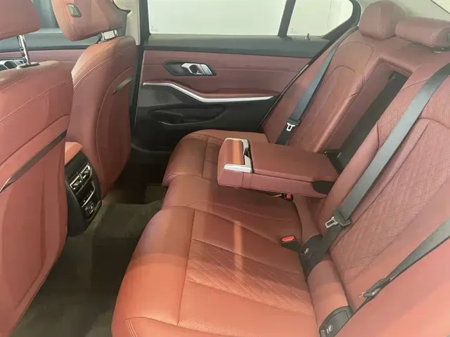 BMW 3 Series — Фото автомобиля 12