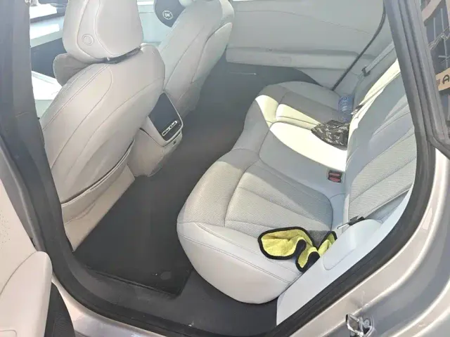 Xpeng P7+ — Фото автомобиля 11