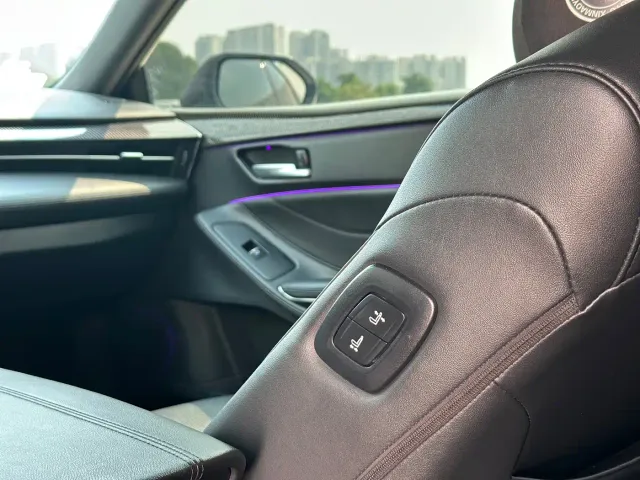 Toyota Avalon — Фото автомобиля 11