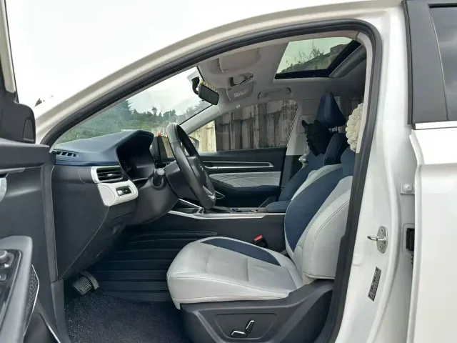 Geely Emgrand — Фото автомобиля 6
