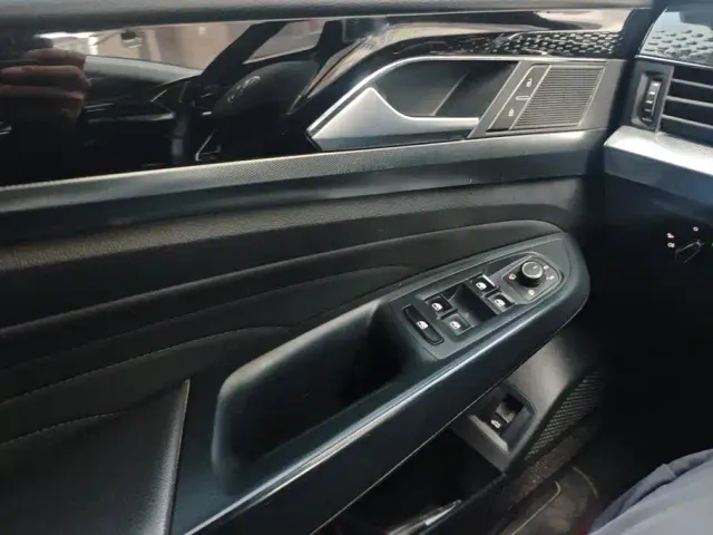 Volkswagen Passat — Фото автомобиля 7