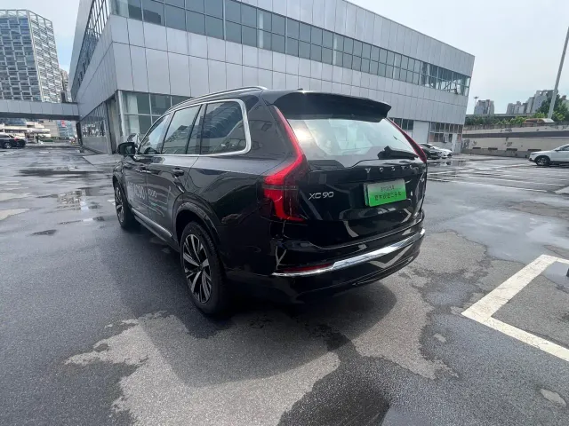 Volvo XC90 — Фото автомобиля 7