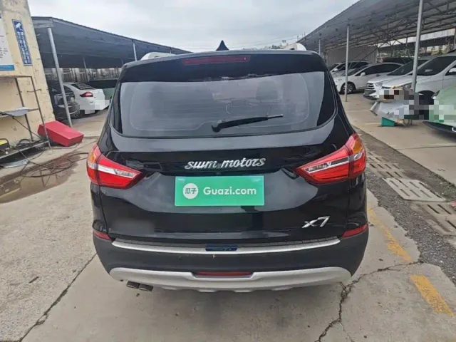 SWM Motor SWM X7 — Фото автомобиля 5