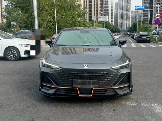 Changan UNI-V — Фото автомобиля 2