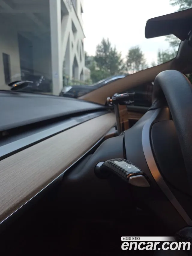 Tesla Model 3 — Фото автомобиля 11