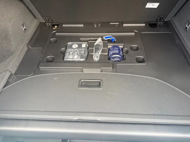Volvo XC70 Plug-in Hybrid — Фото автомобиля 9
