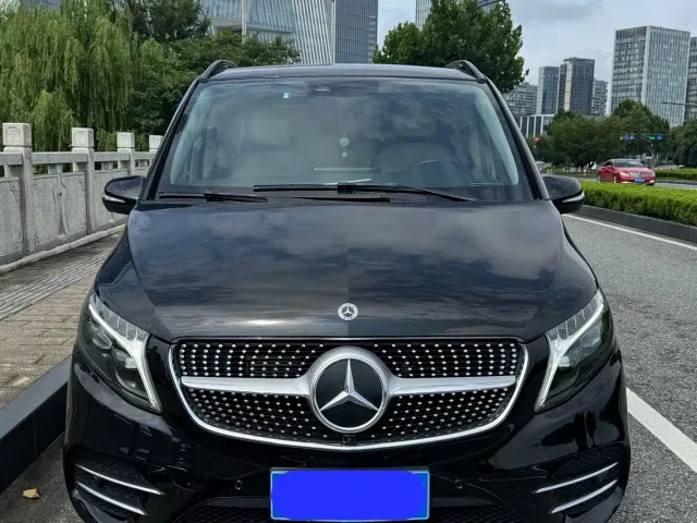 Mercedes-Benz V-Class — Фото автомобиля 2