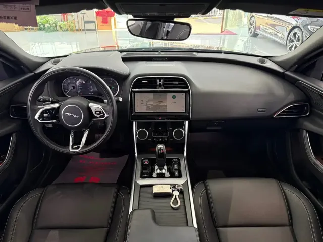 Jaguar XEL — Фото автомобиля 8